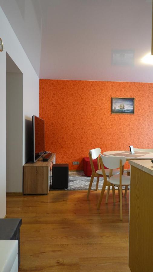 Cozy Telliskivi Apartment Near City Centre Tallin Exterior foto